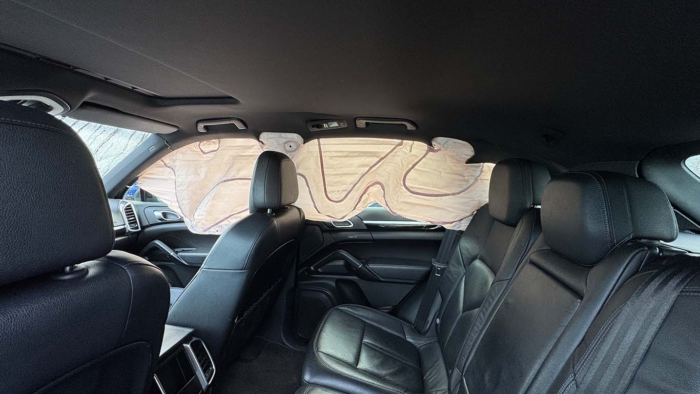 Seiten-Airbag am Unfallwagen ausgelöst